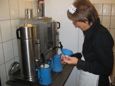  For første - og måske sidste - gang var Madam Blaa i brug på forsamlingshusets nye kaffemaskine